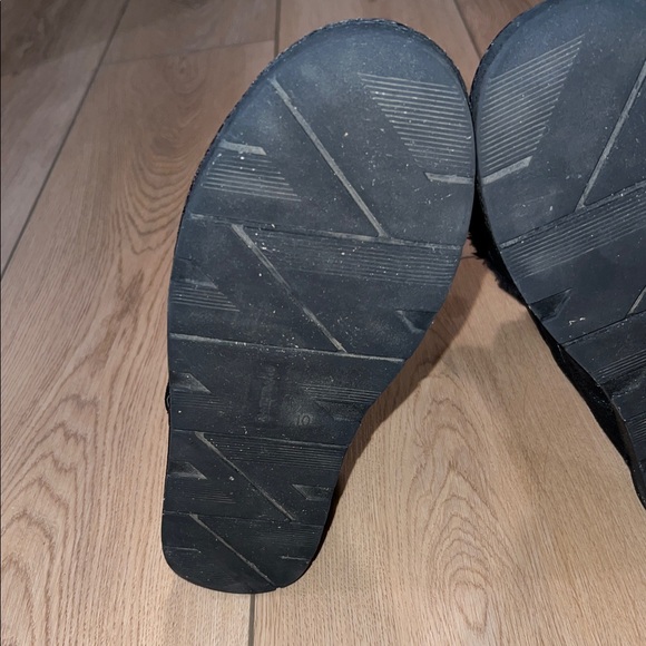 Airwalk Black Winter Boots with Faux Fur Trim - Picture 10 of 16